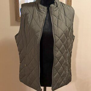 Gap; Green Quilted Vest, SZ L, Very Good Condition